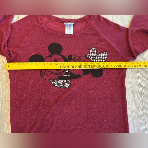 Disney Parks Mickey & Minnie Crewneck lightweight sweater Burgundy Red Sz Small. - Picture 8 of 9